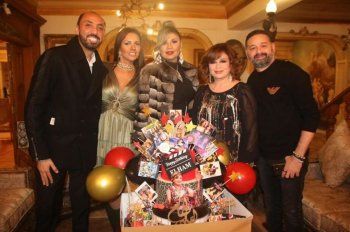 شاهد .. جولة في فيلا إلهام شاهين الفخمة .. تحف فنية وديكورات رائعة - بالصور