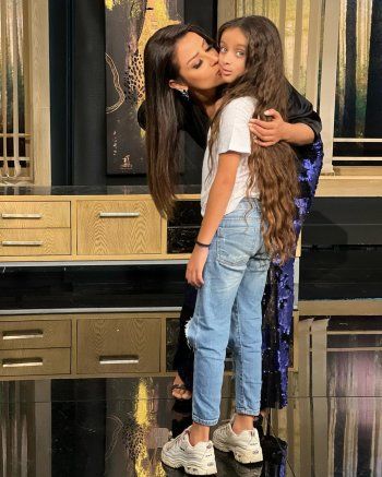 شاهد .. بعد أيام قليلة على إحتفالها بعيد ميلاد إبنتها تيا.. رضوى الشربيني تحتفل بعيد ميلاد تمارا