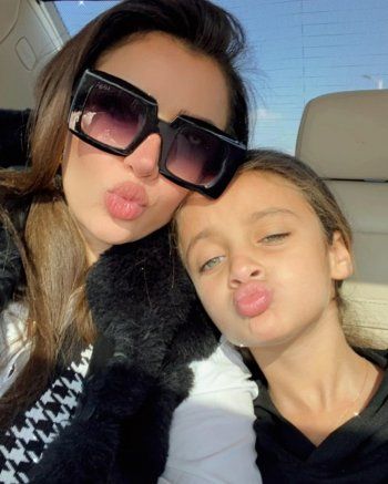 شاهد .. بعد أيام قليلة على إحتفالها بعيد ميلاد إبنتها تيا.. رضوى الشربيني تحتفل بعيد ميلاد تمارا