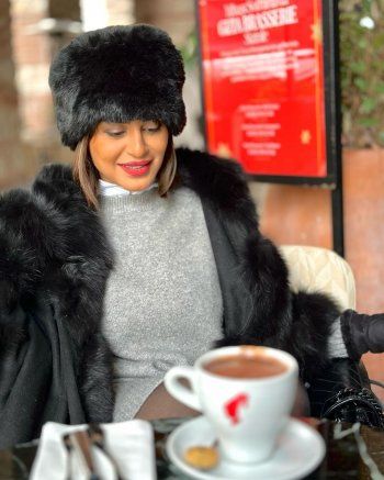 شاهد .. بالصور- تحت عنوان الاناقة..منة فضالي تتألق بلوك شتوي