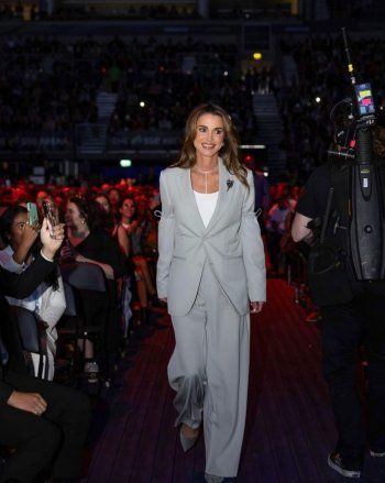 شاهد .. أجمل إطلالات الملكة رانيا لعام 2023 .. أبرزها في زفافي ولديها- بالصور