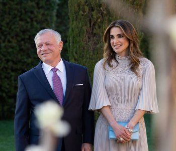شاهد .. أجمل إطلالات الملكة رانيا لعام 2023 .. أبرزها في زفافي ولديها- بالصور