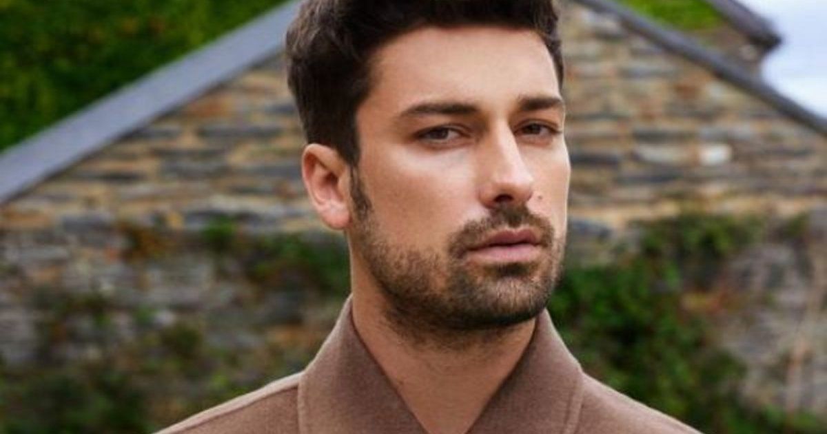 شاهد .. ألب نافروز يشوّق محبيه لأعمال جديدة-بالفيديو