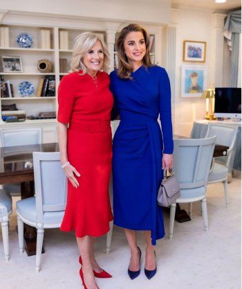 شاهد .. أجمل إطلالات الملكة رانيا لعام 2023 .. أبرزها في زفافي ولديها- بالصور