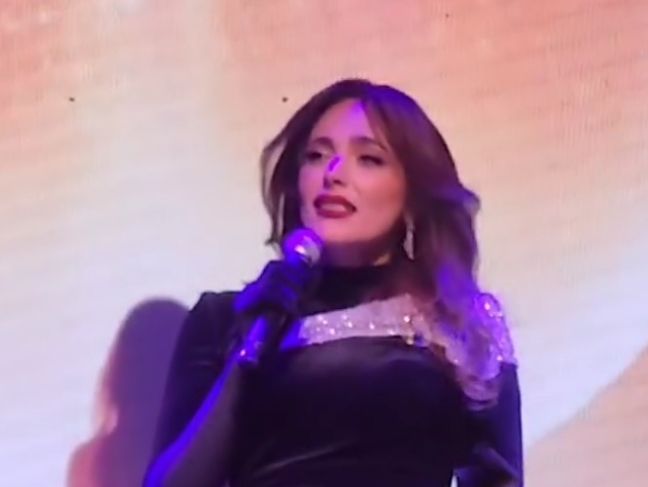 أحدث طلاق في الوسط الفني : عبير نعمة تعلن طلاقها على المسرح