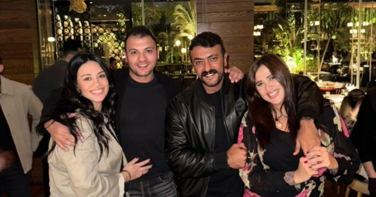 شاهد .. هكذا احتفلت ياسمين عبد العزيز بعيد ميلاد زوجها أحمد العوضي