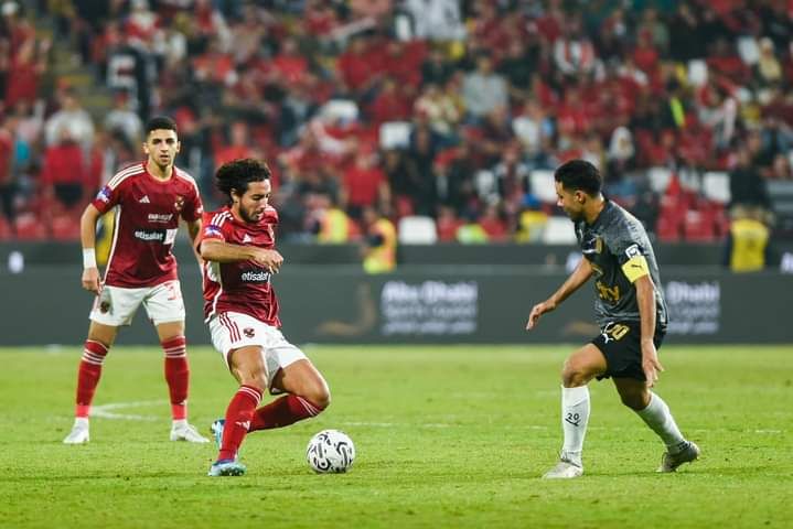 الأهلي يتأهل لنهائي كأس السوبر بعد فوز مثير على سيراميكا