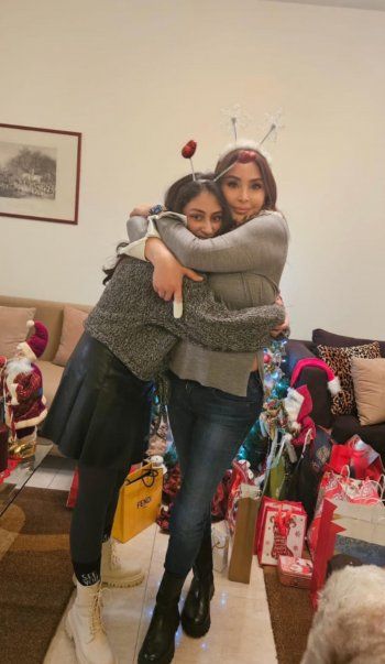 شاهد .. إليسا تتعرض لإصابة .. وصورها في عيد الميلاد تكشف المستور