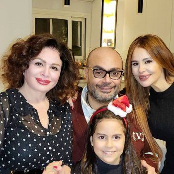 شاهد .. بالصور - إلهام شاهين وكارول سماحة تحتفلان سوياً في عيد الميلاد المجيد