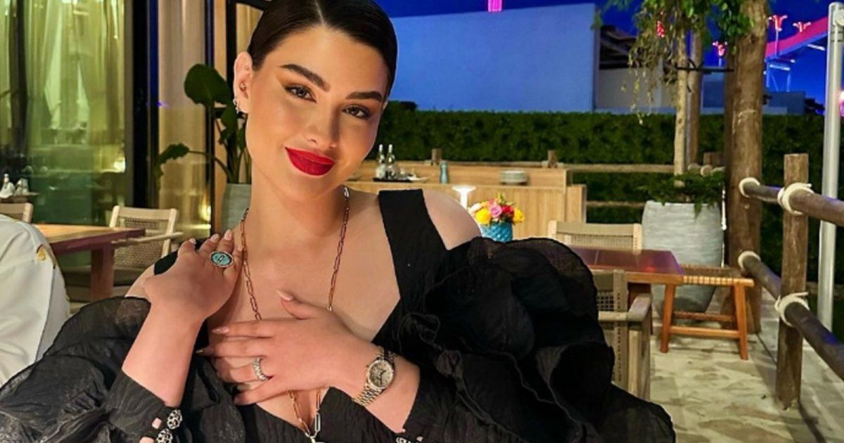 شاهد .. من شوارع الكويت..روان بن حسين تضج أنوثة وجمال بلوك كاجوال أسود مميز