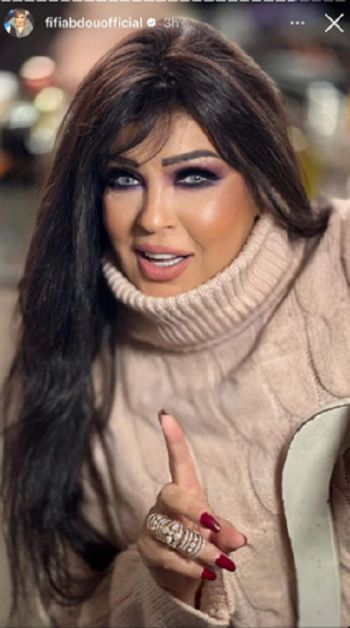 شاهد .. فيفي عبده تخطف أنظار متابعيها بإطلالة شتوية جميلة