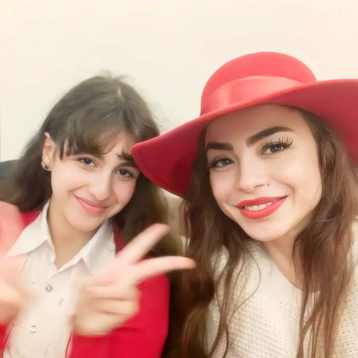 دوللي شاهين تحتفل بالكريسماس بصحبة بنتها نور علي طريقتها الخاصة