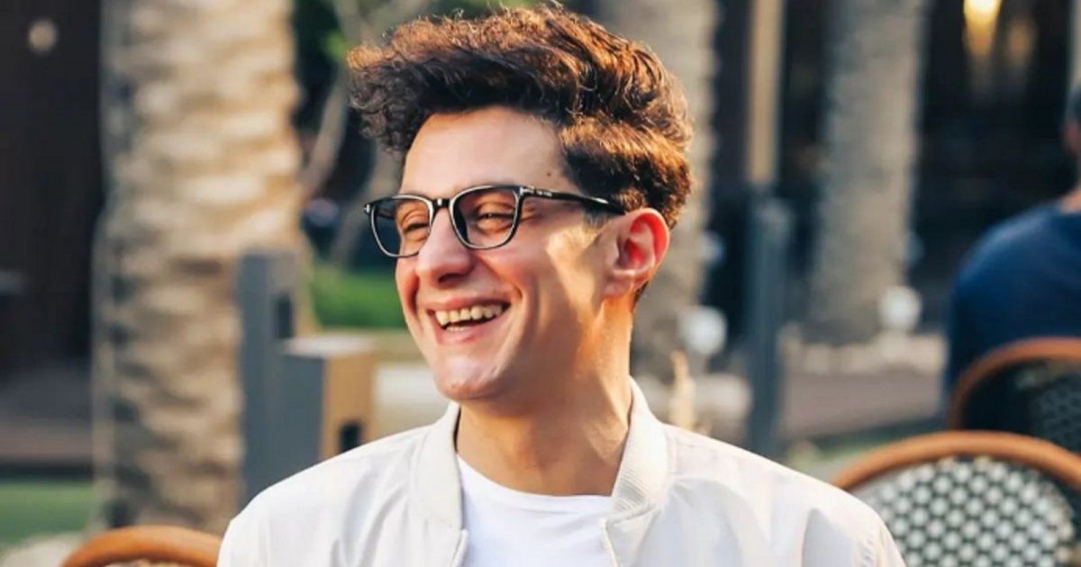 شاهد .. بالصور- إلى جانب مي سليم.. أحمد الفيشاوي يعود إلى تصوير فيلمه القادم "بنقدر ظروفك"