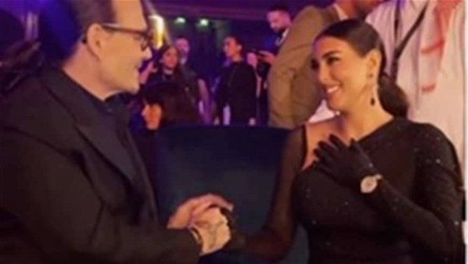 لقاء ياسمين صبري والنجم جوني ديب.. اسرار ومفاجآت كتيرة في المقابلة