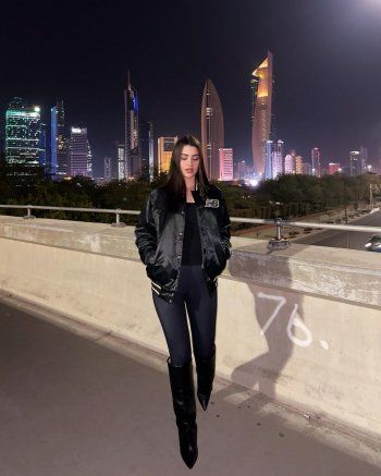 شاهد .. من شوارع الكويت..روان بن حسين تضج أنوثة وجمال بلوك كاجوال أسود مميز