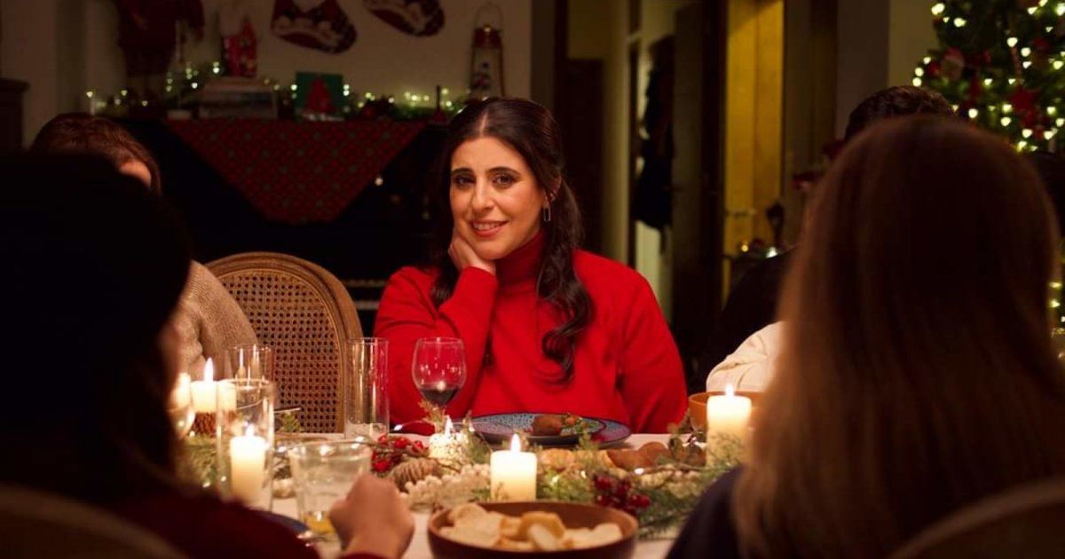 شاهد .. كارلا رميا تقدم هذه الهدية لمحبيها في عيد الميلاد - بالفيديو