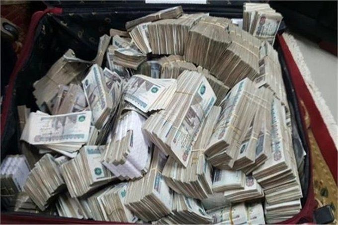 أخبار مصر | نص اتهام مدير الكسب غير المشروع و6 آخرين بحصولهم على رشاوي.. اعرف التفاصيل