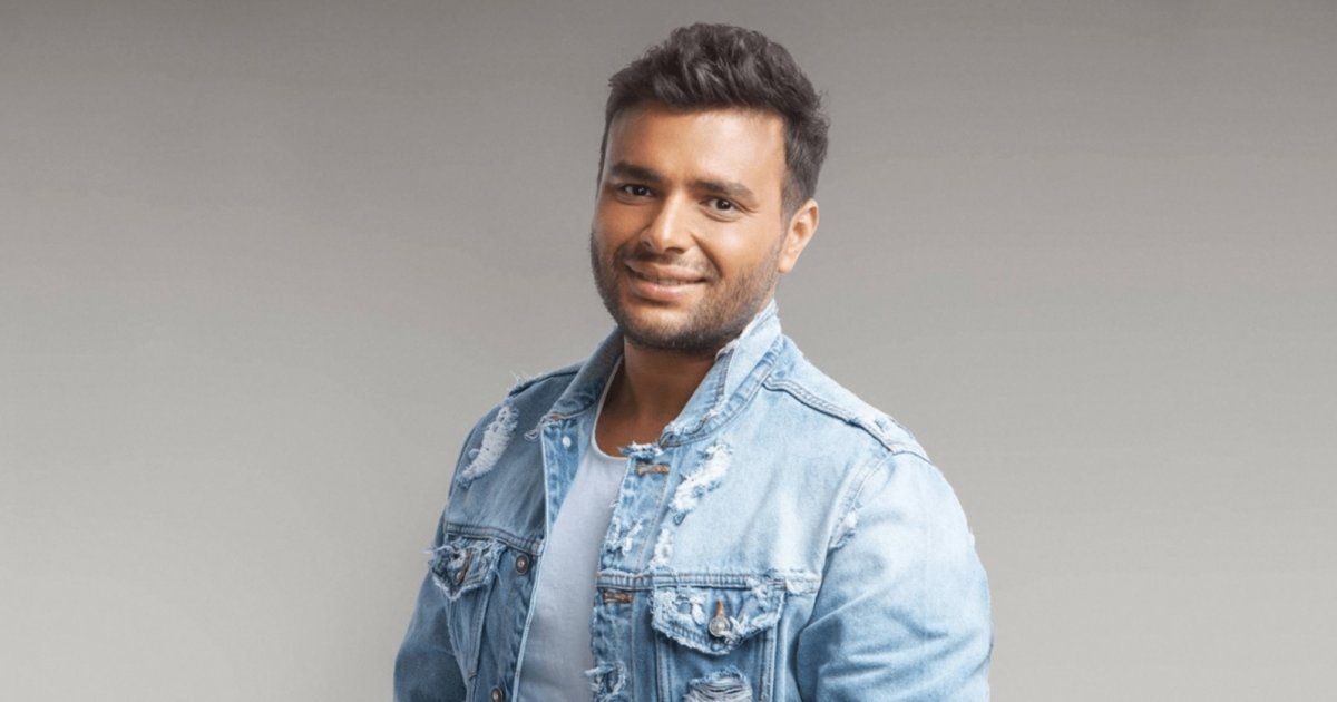 شاهد .. حب مؤثر إنتهى بوفاة الفتاة.. رامي صبري يروي قصة حبه الأول