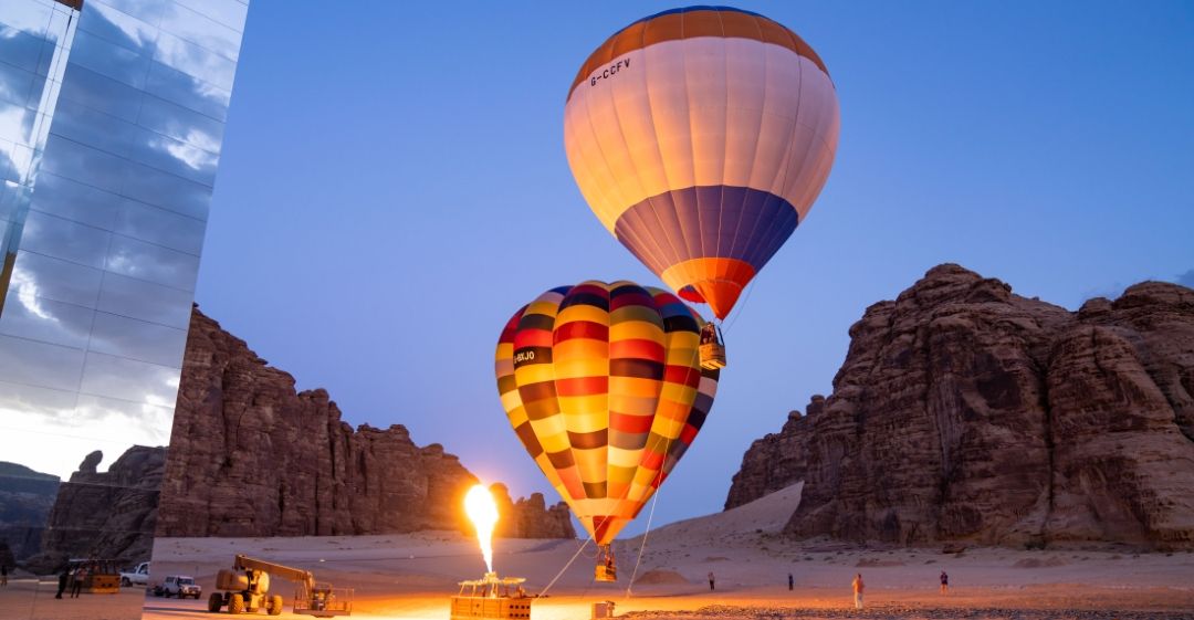 لحظات العُلا تعد الضيوف بـتجارب مذهلة خلال احتفالات العام الجديد