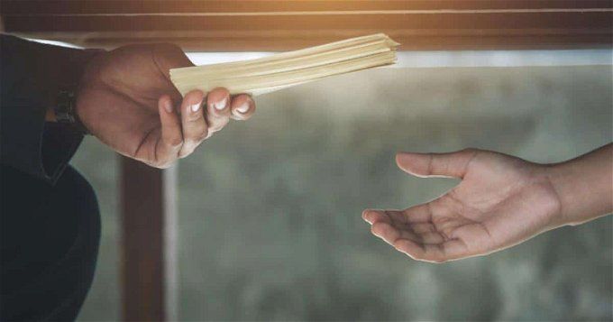 أخبار مصر | نص اتهام مدير الكسب غير المشروع و6 آخرين بحصولهم على رشاوي.. اعرف التفاصيل