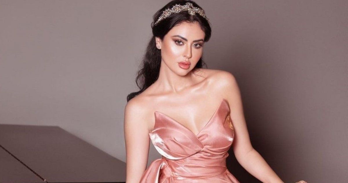 شاهد .. مريم حسين تستعرض أجواء احتفالها مع ابنتها بعيد الميلاد وإطلالتها الساحرة-بالفيديو