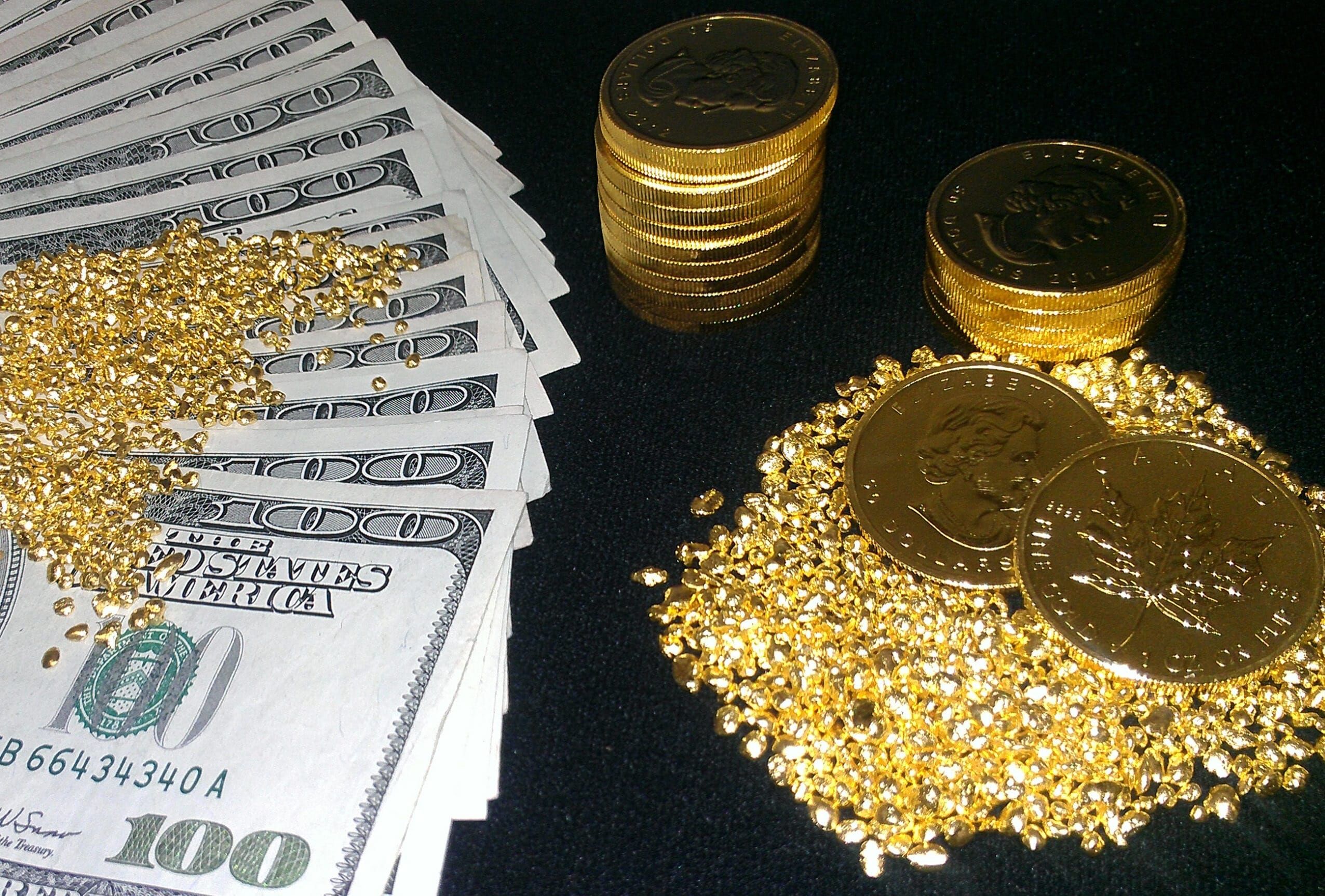 عاجل| هبوط جديد لـ أسعار الذهب والدولار.. السر في وديعة بـ2مليار دولار