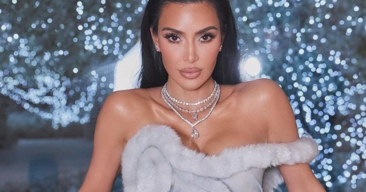 شاهد .. إصبع سادس في يد كيم كارداشيان.. فما القصة؟