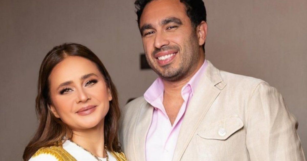 شاهد .. زوج نيللي كريم متهم بالـ"أنوثة" بسبب أحدث بإطلالة له
