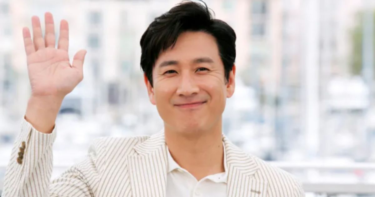 شاهد .. إقامة جنازة الممثل الكوري لي سون كيون للعائلة والأصدقاء المقربين فقط .. وهذا ما قالته الوكالة المسؤولة عن أعماله