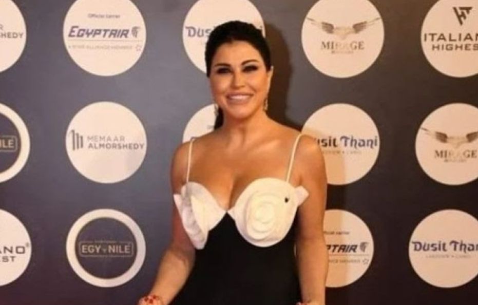 دار فالنتينو صممت فستان مالوش لازمة للفنانة جومانه