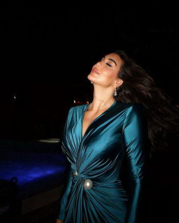 شاهد .. ياسمين صبري وداليا مبارك وبانا جانات بالفستان نفسه