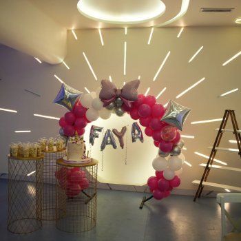 شاهد .. بلال شحادات يحتفل بعيد ميلاد إبنته وجمالها يخطف الأنظار-بالصور