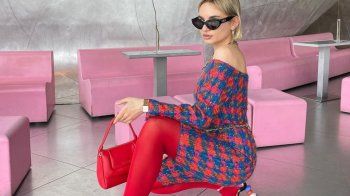 شاهد .. الجوارب الحمراء العالية.. موضة هذا الشتاء!! - بالصور