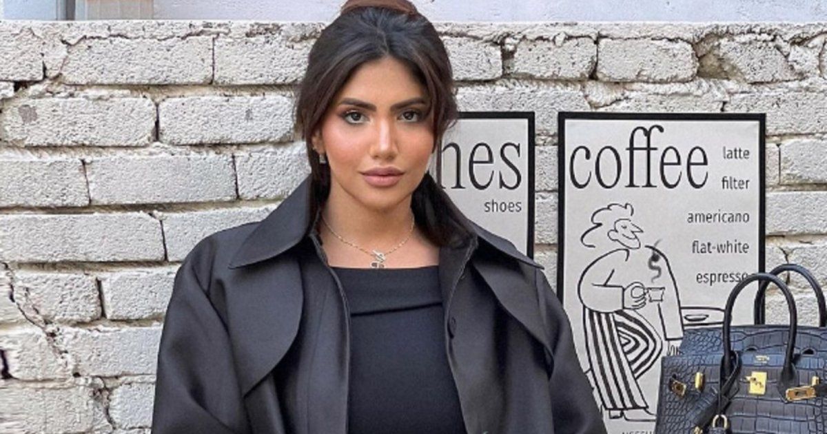 شاهد .. بالفيديو- نور ستارز بالعباءة والحجاب أثناء ادائها مناسك العمرة