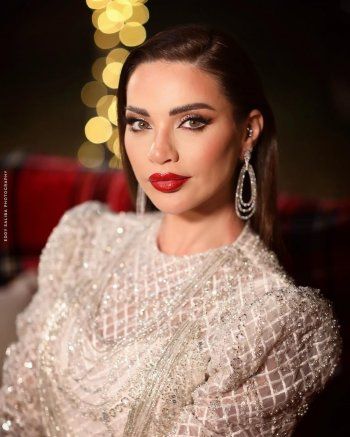 شاهد .. بفستان قصير لامع..داليدا خليل تستعرض أنوثتها ورشاقتها بلوك رائع