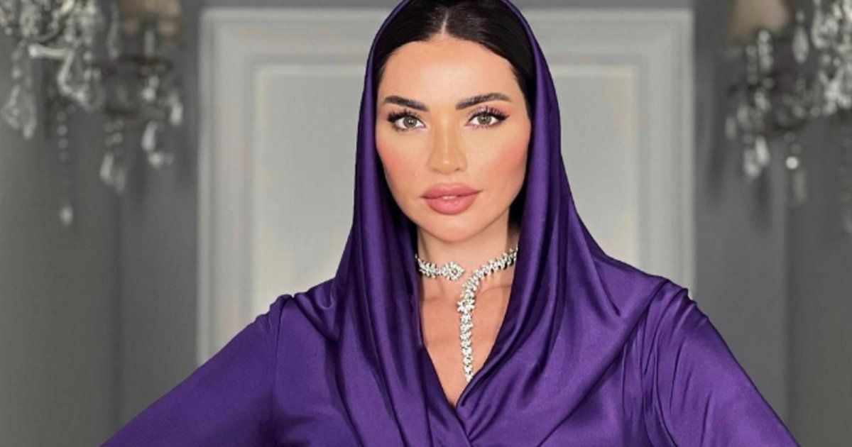 شاهد .. بفستان قصير لامع..داليدا خليل تستعرض أنوثتها ورشاقتها بلوك رائع