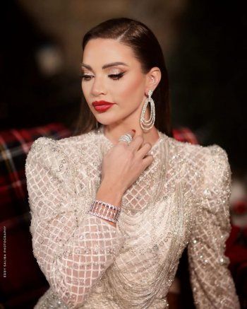 شاهد .. بفستان قصير لامع..داليدا خليل تستعرض أنوثتها ورشاقتها بلوك رائع