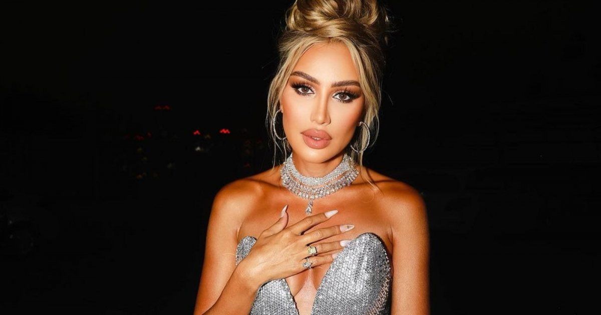 شاهد .. بالصور- بلوك أسود أنيق..مايا دياب تستعرض رشاقتها بالكروب توب