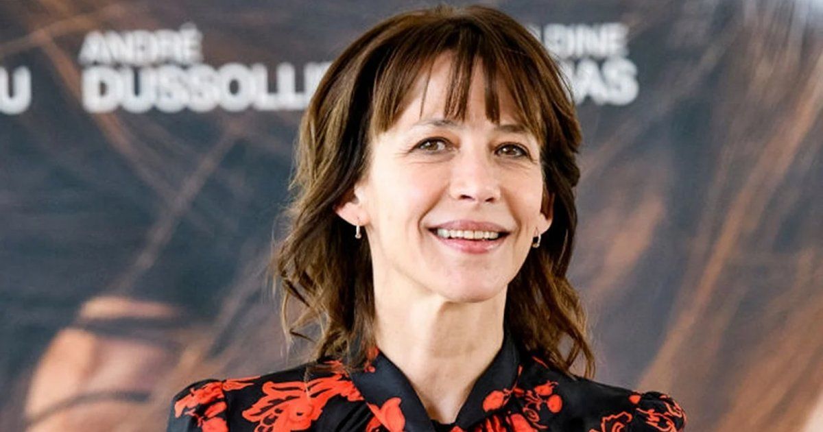 شاهد .. صوفي مارسو تكشف رأيها بممثل شهير وتقول عنه أنه سوقي ومستفز