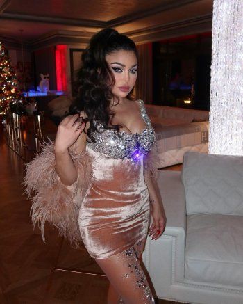 شاهد .. بالصور- هيفا وهبي تحبس الأنفاس بأحدث إطلالة لها .. وجمالها حديث الجمهور