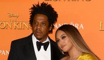 شاهد .. زوجة آرون تايلور تكبره بـ 23 عاماً وفارق العمر بين نيك جوناس وبريانكا شوبرا ليس كما تتوقعون