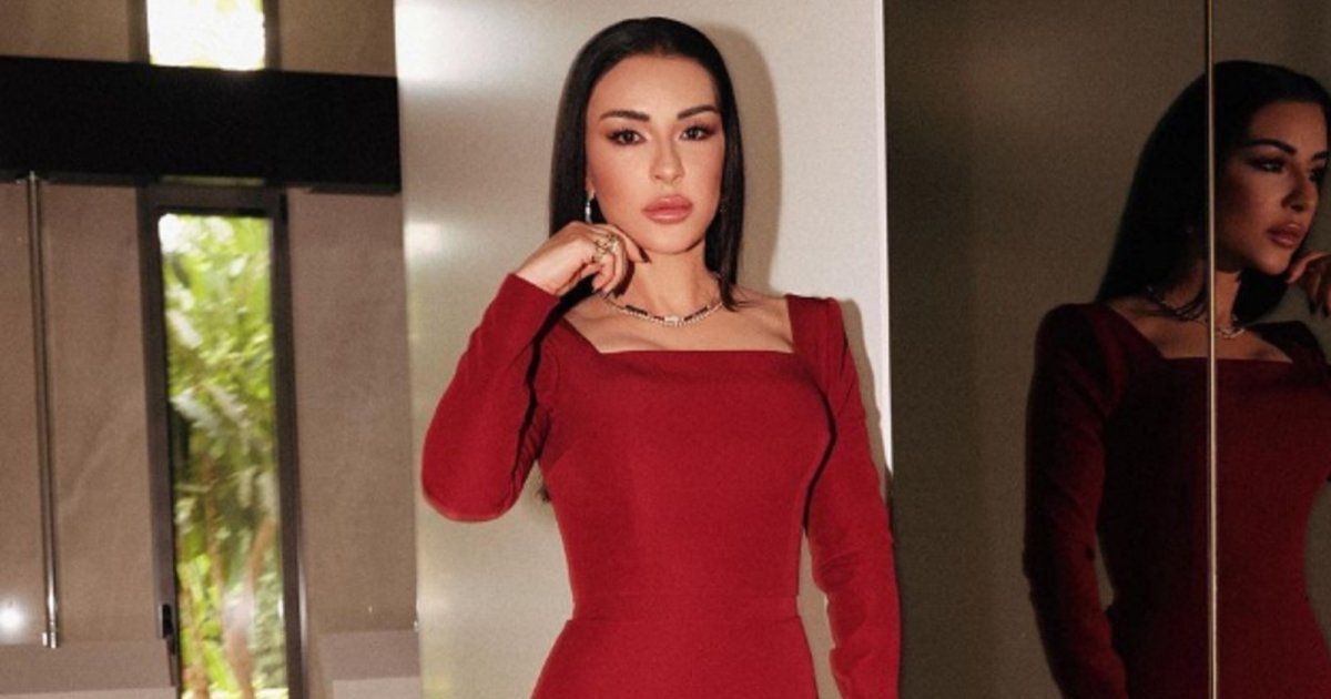 شاهد .. بالصور- ماغي بو غصن تتألق بفستان أسود بغاية الأناقة.. وسعره سيفاجئكم!