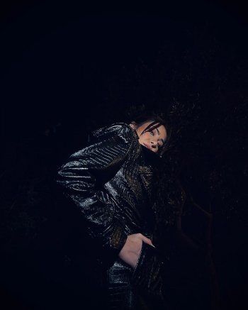 شاهد .. بالصور- دانييلا رحمة تستعرض أنوثتها بفستان أسود لامع..إليكم كم بلغ سعره!