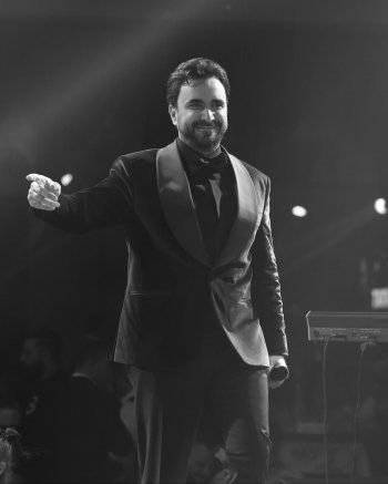 شاهد .. بالفيديو - نادر الأتات يتألق بأجمل حفلات رأس السنة في لبنان .. وسط حضور جماهيري ضخم من مختلف الجنسيات