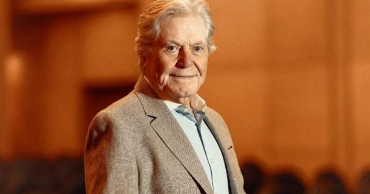 شاهد .. بالبوستر الرسمي..حسين فهمي يشعل حماس الجمهور لفيلمه الجديد "الإسكندراني"