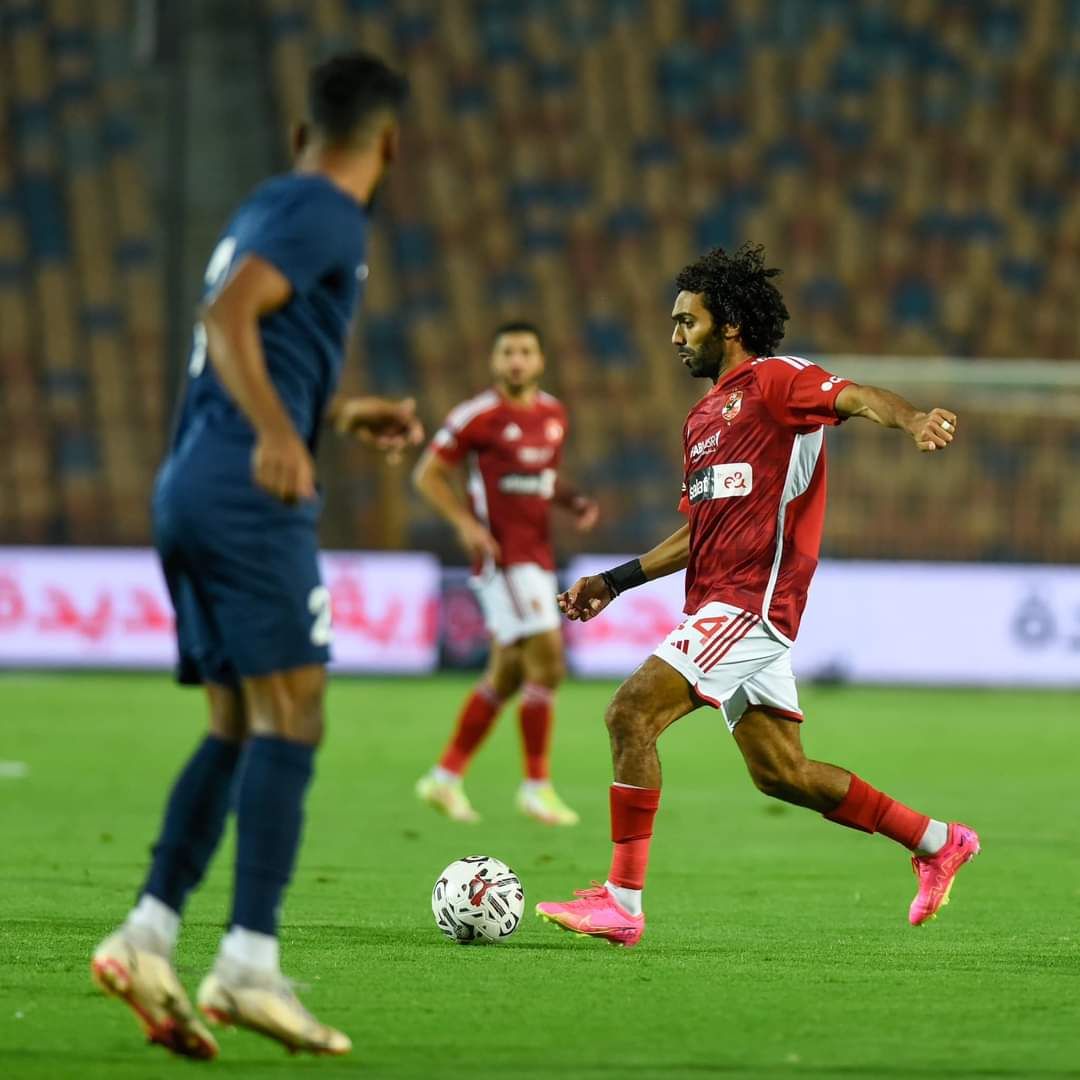 نجم الزمالك السابق: “حسين الشحات لاعب محلي ولا يستحق الانضمام للمنتخب”