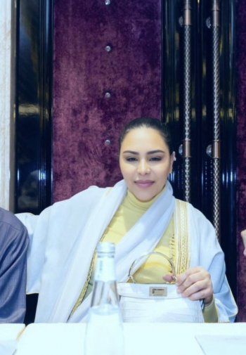 شاهد .. أحدث ظهور لـ أحلام من دون ماكياج يحدث جدلاً واسعاً.. بدت شابة عشرينية!