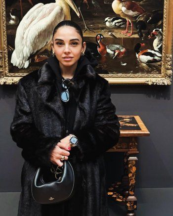 شاهد .. بالكاجوال الأسود..سلمى أبو ضيف تخطف الأنظار بجمالها وأنوثتها