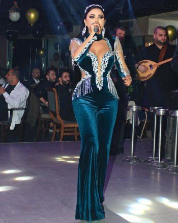 شاهد .. ليال عبود تطل كأميرة من إحدى حفلاتها برأس السنة في بيروت-بالصور