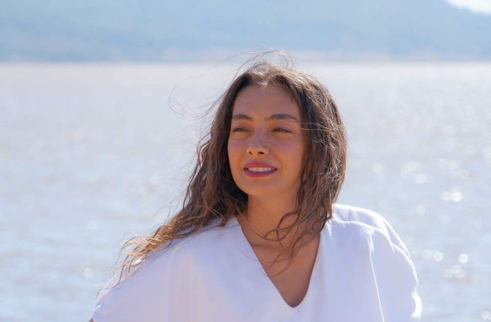 شاهد .. نسليهان أتاغول في صورة من طفولتها